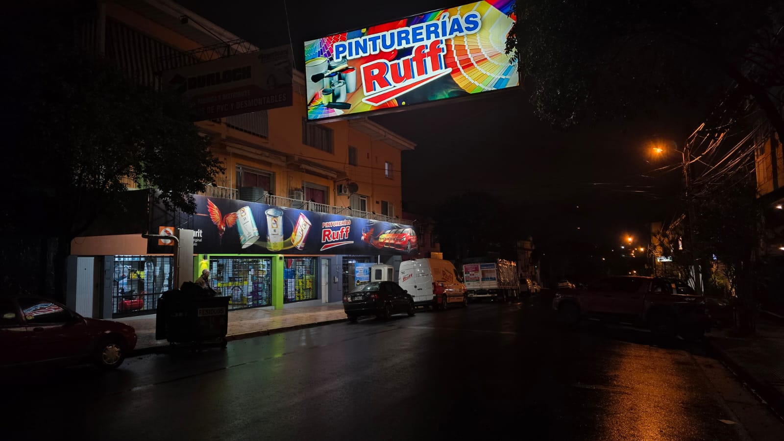 Portada del comercio